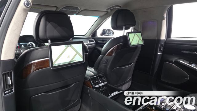 Genesis EQ900 5.0 GDI AWD Limousine Prestige 2016 — фото 18