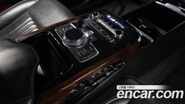 Genesis EQ900 5.0 GDI AWD Limousine Prestige 2016 — фото 19