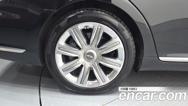 Genesis EQ900 5.0 GDI AWD Limousine Prestige 2016 — фото 21