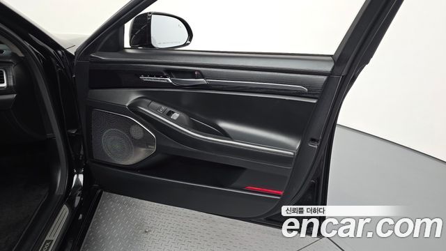 Genesis EQ900 5.0 GDI AWD Limousine Prestige 2016 — фото 24