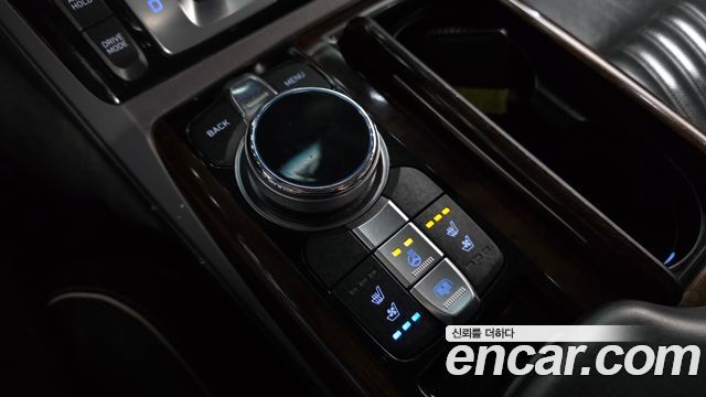Genesis EQ900 5.0 GDI AWD Limousine Prestige 2016 — фото 30