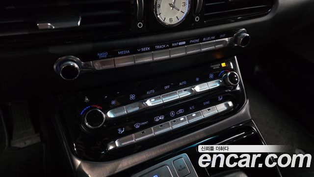 Genesis EQ900 5.0 GDI AWD Limousine Prestige 2016 — фото 31