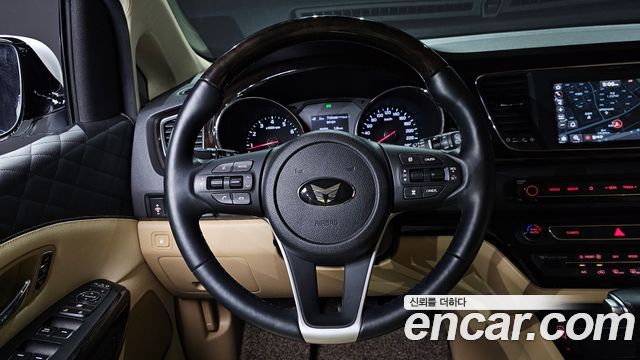 Kia Carnival Gasoline 9-seater Limousine(Special vehicle) 2020 — фото 13