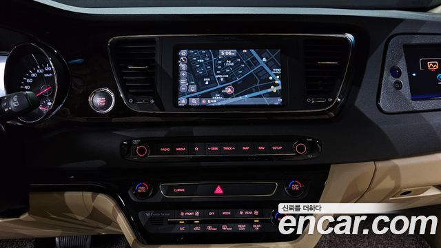 Kia Carnival Gasoline 9-seater Limousine(Special vehicle) 2020 — фото 14