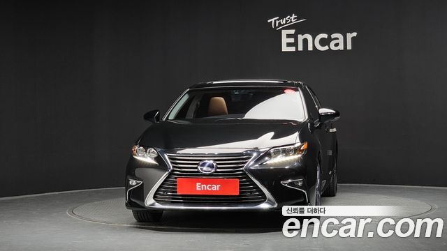 Lexus ES300h Supreme XV60 2018 — фото 3