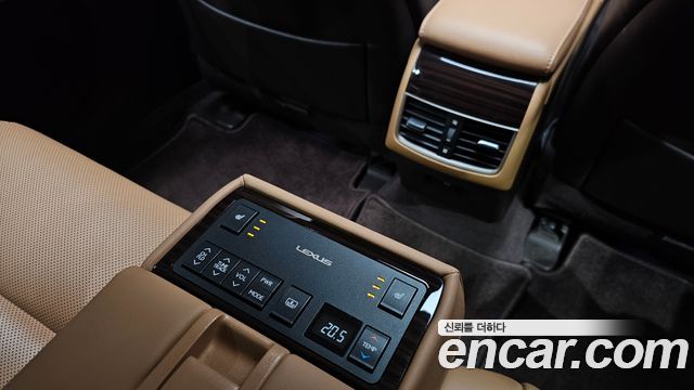 Lexus ES300h Supreme XV60 2018 — фото 19