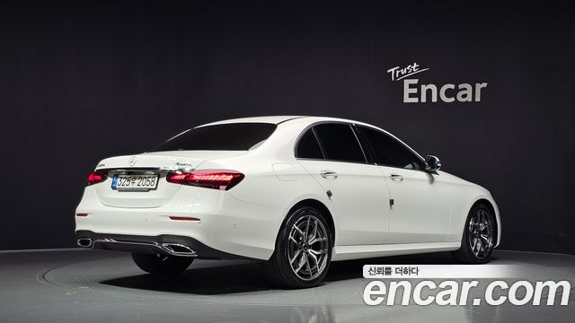 Mercedes-Benz E-Class (W213) E220d 4MATIC AMG Line 2021 — фото 2