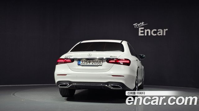 Mercedes-Benz E-Class (W213) E220d 4MATIC AMG Line 2021 — фото 4
