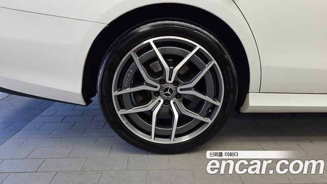Mercedes-Benz E-Class (W213) E220d 4MATIC AMG Line 2021 — фото 5