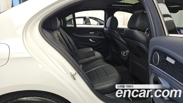 Mercedes-Benz E-Class (W213) E220d 4MATIC AMG Line 2021 — фото 12