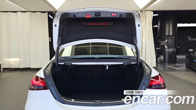 Mercedes-Benz E-Class (W213) E220d 4MATIC AMG Line 2021 — фото 20