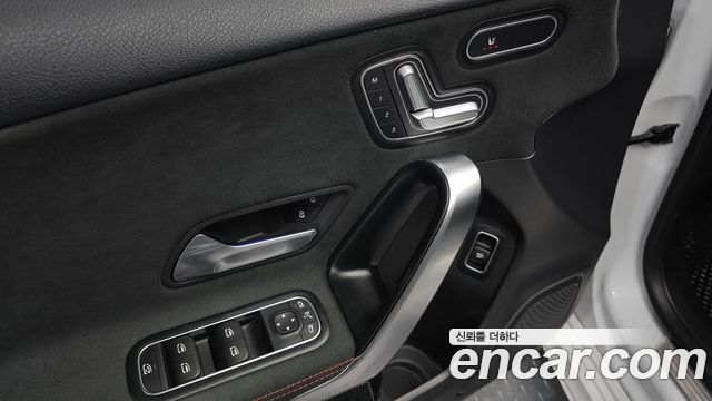 Mercedes-Benz A-Class (W177) AMG A35 4MATIC Sedan 2021 — фото 18