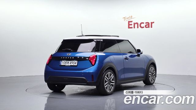 MINI Cooper C (IV) Classic 2025 — фото 2