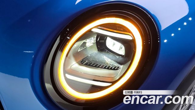 MINI Cooper C (IV) Classic 2025 — фото 28