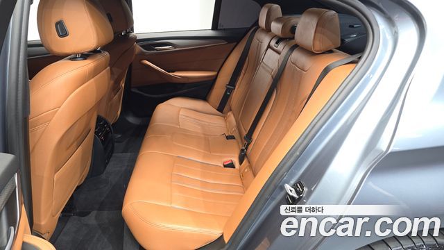 BMW 5 Series (G30) 530i xDrive M Sport Package 2017 — фото 15