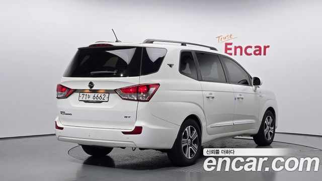 KG Mobility (SsangYong) Korando Turismo 4WD GT 11-seater 2014 — фото 2