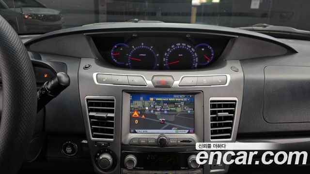 KG Mobility (SsangYong) Korando Turismo 4WD GT 11-seater 2014 — фото 17