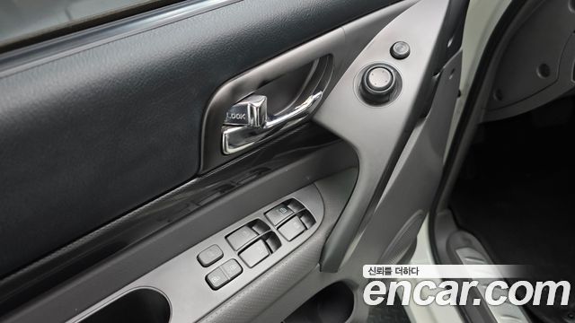 KG Mobility (SsangYong) Korando Turismo 4WD GT 11-seater 2014 — фото 19
