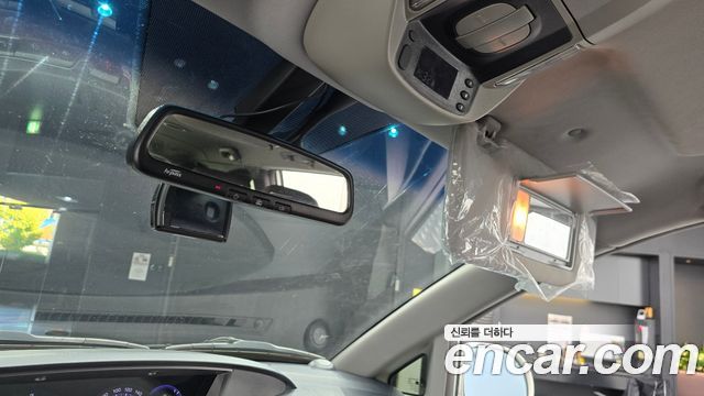 KG Mobility (SsangYong) Korando Turismo 4WD GT 11-seater 2014 — фото 24