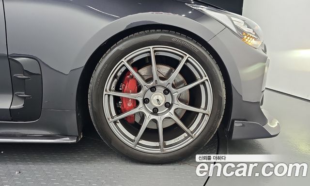 Kia Stinger 3.3 Turbo AWD GT 2020 — фото 21