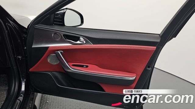 Kia Stinger 3.3 Turbo AWD GT 2020 — фото 24