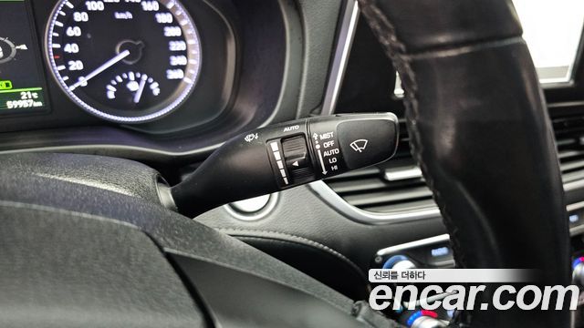 Hyundai Grandeur Hybrid (IG) Exclusive Special 2019 — фото 16