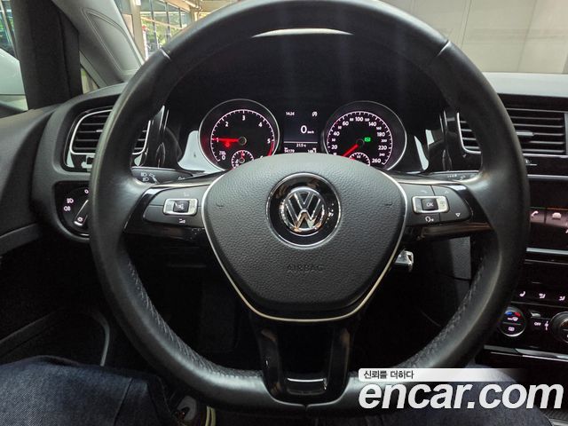 Volkswagen Golf (VII) 2.0 TDI 2016 — фото 16