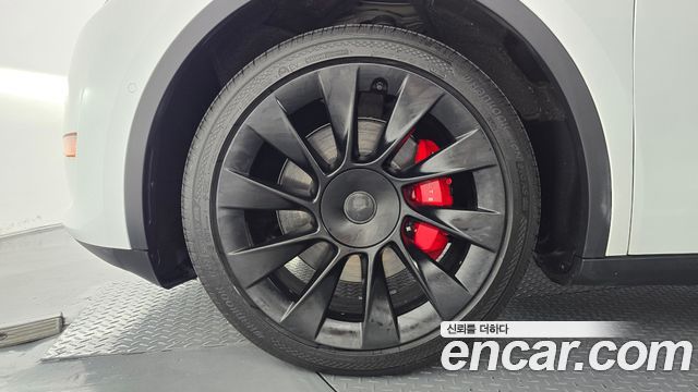 Tesla Model Y Long Range AWD 2022 — фото 5