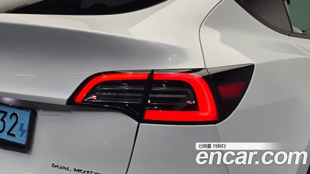 Tesla Model Y Long Range AWD 2022 — фото 29