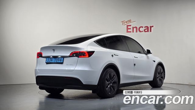 Tesla Model Y Long Range AWD 2024 — фото 2