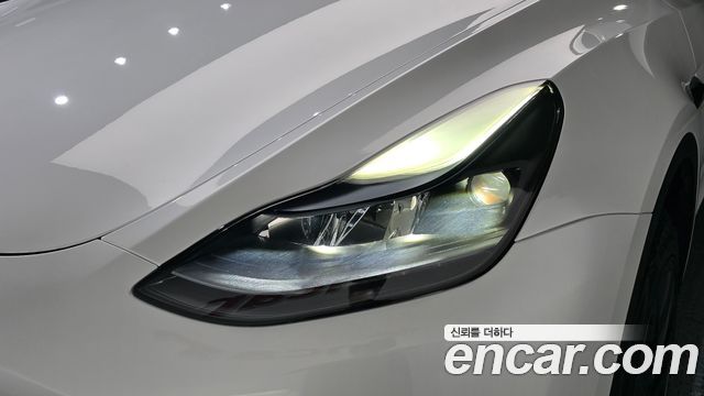 Tesla Model Y Long Range AWD 2024 — фото 28