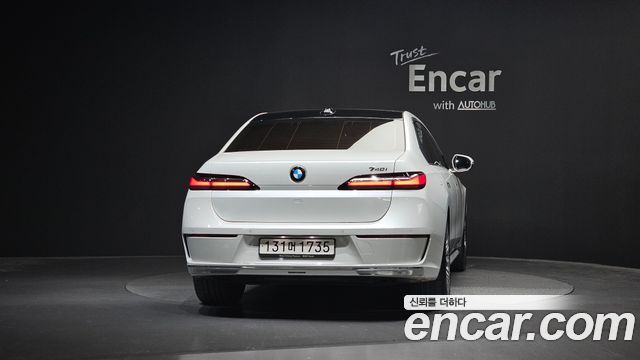 BMW 7 Series (G70) 740i sDrive Design Pure Excellence 2023 — фото 4