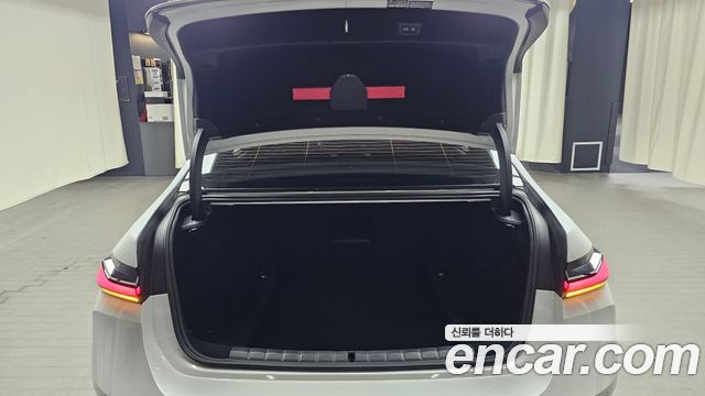 BMW 7 Series (G70) 740i sDrive Design Pure Excellence 2023 — фото 22