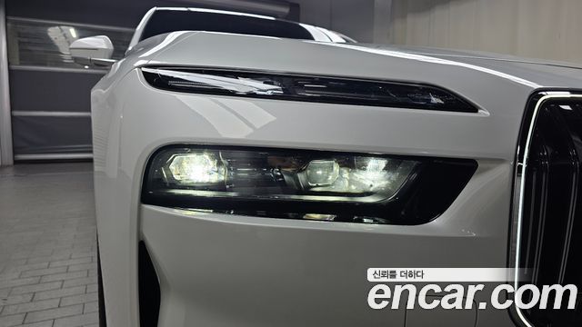 BMW 7 Series (G70) 740i sDrive Design Pure Excellence 2023 — фото 28