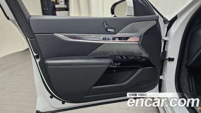 BMW 7 Series (G70) 740i sDrive Design Pure Excellence 2023 — фото 30