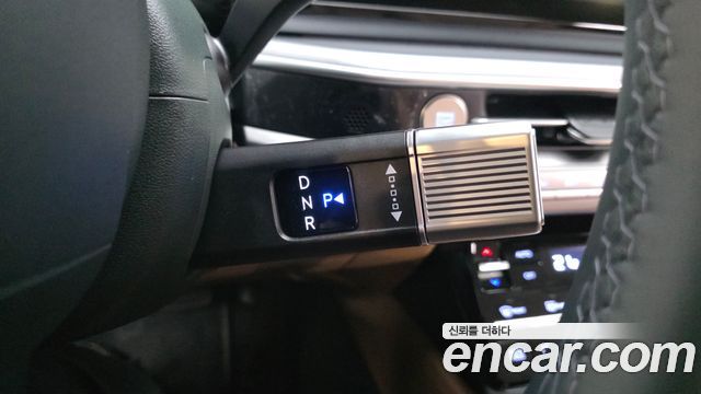 Hyundai Grandeur (GN7) 2,5 Gasoline 2WD Premium 2023 — фото 9