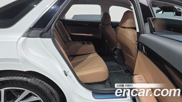 Hyundai Grandeur (GN7) 2,5 Gasoline 2WD Premium 2023 — фото 12