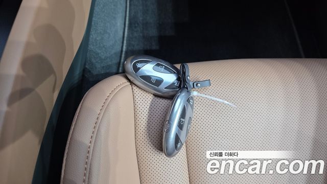 Hyundai Grandeur (GN7) 2,5 Gasoline 2WD Premium 2023 — фото 17