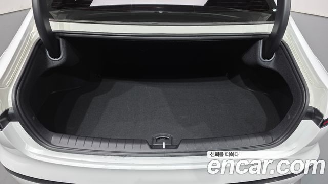 Hyundai Grandeur (GN7) 2,5 Gasoline 2WD Premium 2023 — фото 19