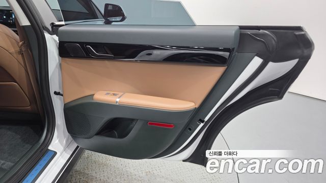 Hyundai Grandeur (GN7) 2,5 Gasoline 2WD Premium 2023 — фото 25