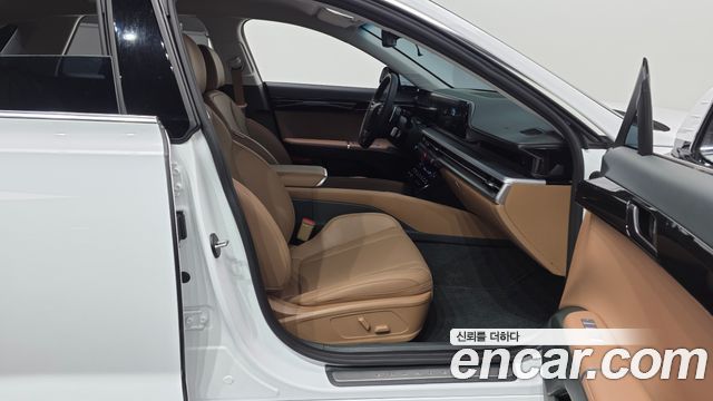 Hyundai Grandeur (GN7) 2,5 Gasoline 2WD Premium 2023 — фото 26