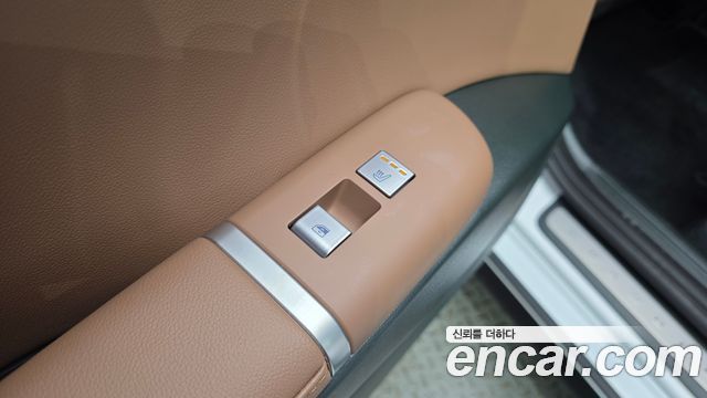 Hyundai Grandeur (GN7) 2,5 Gasoline 2WD Premium 2023 — фото 30