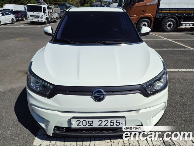 KG Mobility (SsangYong) Tivoli LX 2WD HI-DLX 2017 — фото 3