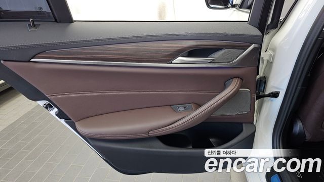 BMW 5 Series (G30) 530i xDrive Luxury 2021 — фото 25