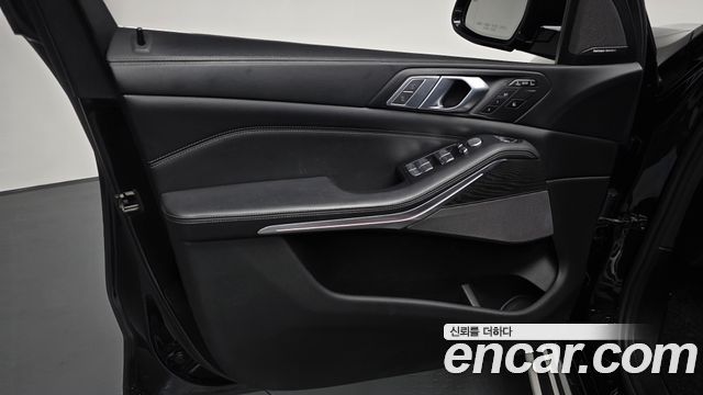 BMW X7 (G07) xDrive 40i Design Pure Excellence 6-Seater 2020 — фото 24