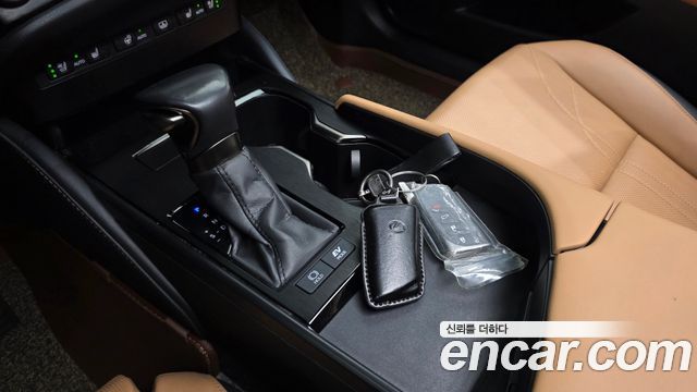 Lexus ES300h (VII) Luxury Plus 2023 — фото 9