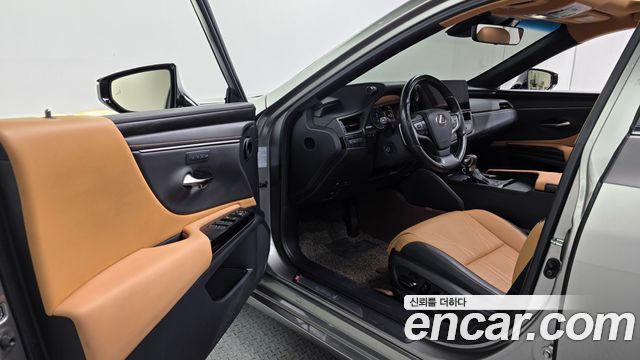 Lexus ES300h (VII) Luxury Plus 2023 — фото 10