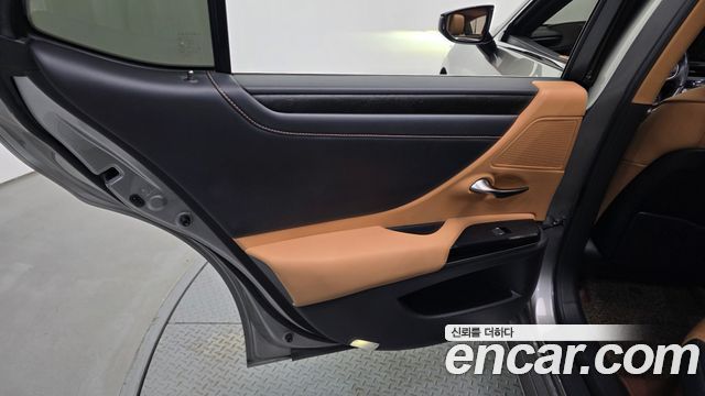 Lexus ES300h (VII) Luxury Plus 2023 — фото 25