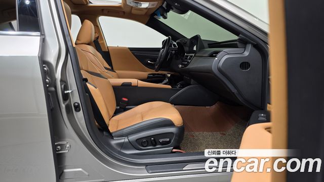 Lexus ES300h (VII) Luxury Plus 2023 — фото 26