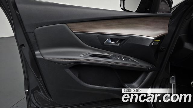 Peugeot 3008 (II) 1.2 Pure Tech GT 2024 — фото 30
